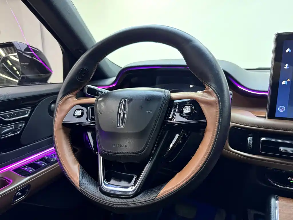Lincoln Aviator — миниатюра 14