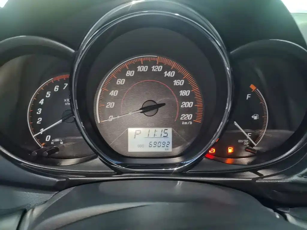 Toyota Yaris L — миниатюра 12