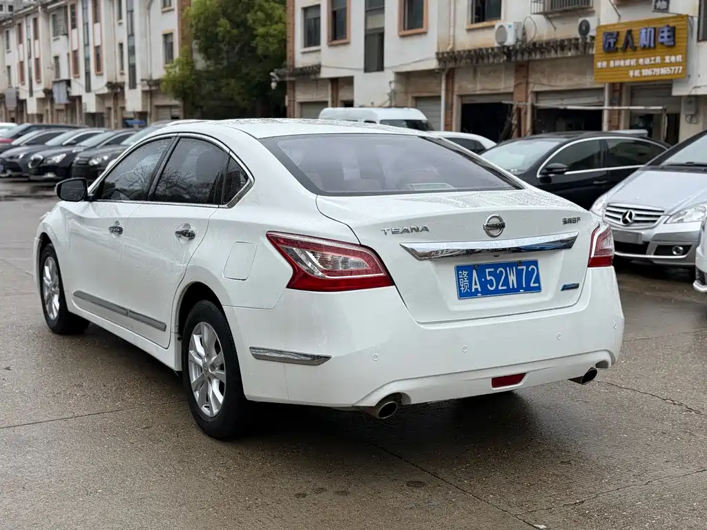 NISSAN TEANA