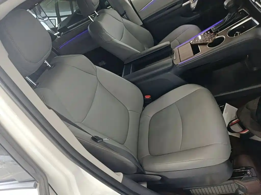 Toyota Granvia — миниатюра 25