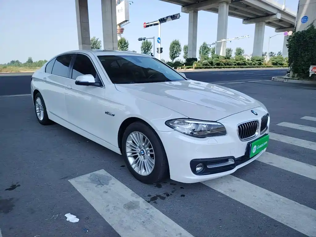 BMW 5 Series — миниатюра 4