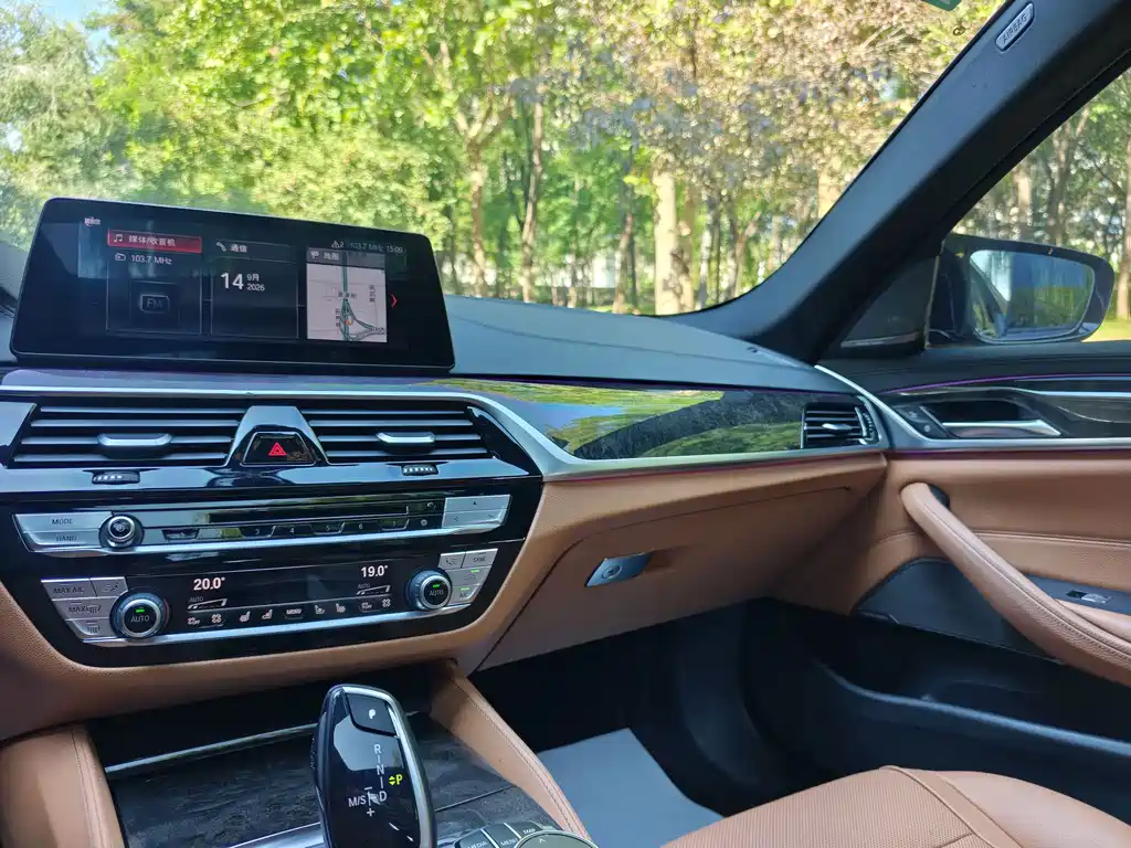 BMW 5 Series — миниатюра 32