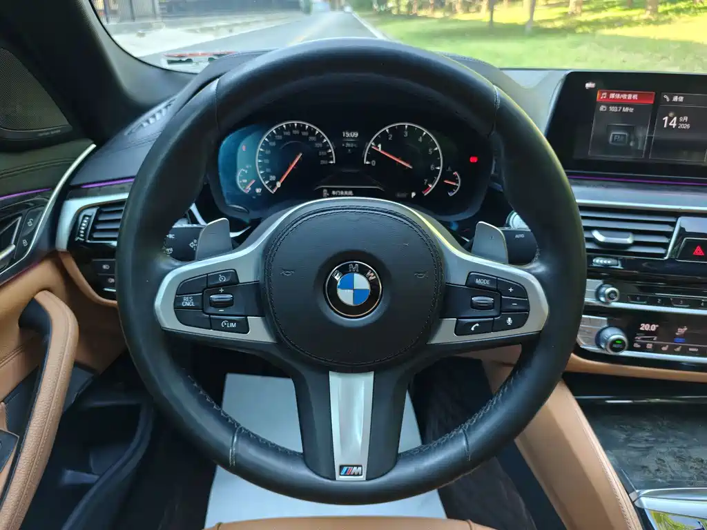 BMW 5 Series — миниатюра 34