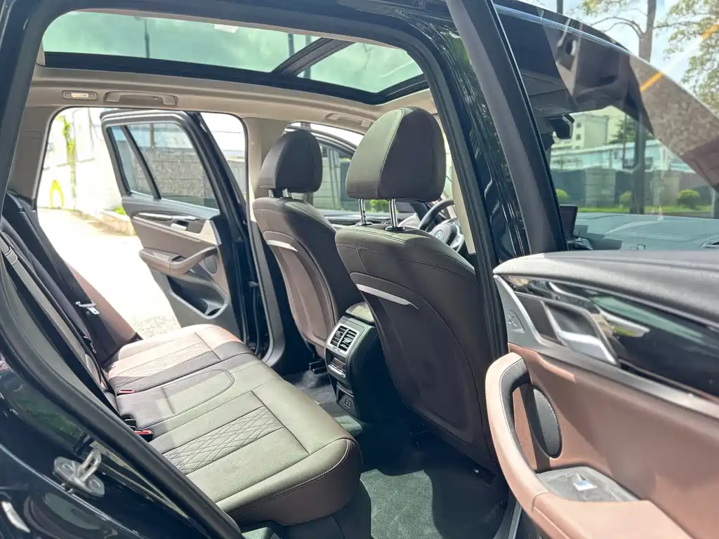 BMW iX3 — миниатюра 9
