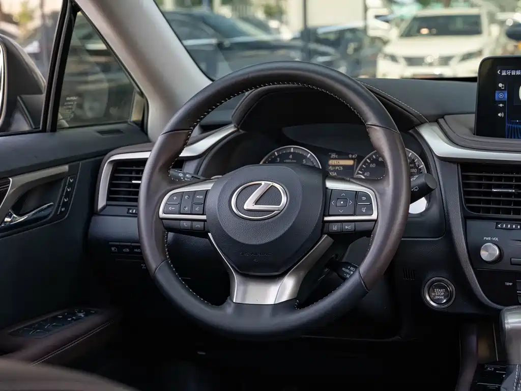 Lexus RX — миниатюра 14