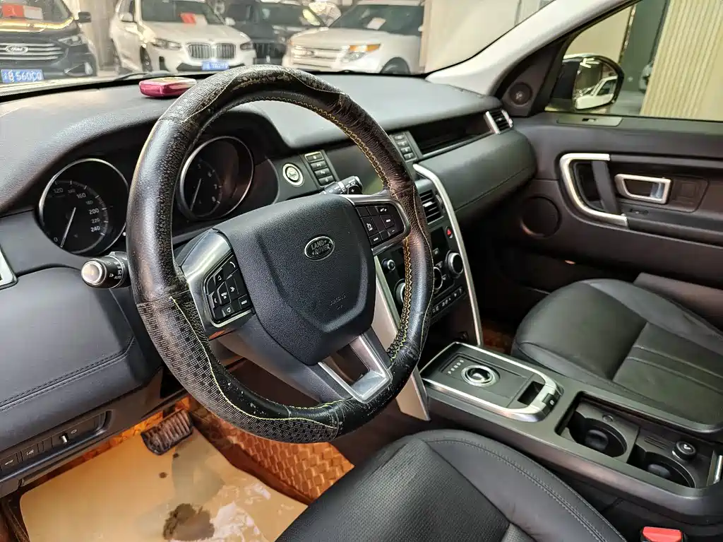 Land Rover Discovery Sport — миниатюра 11