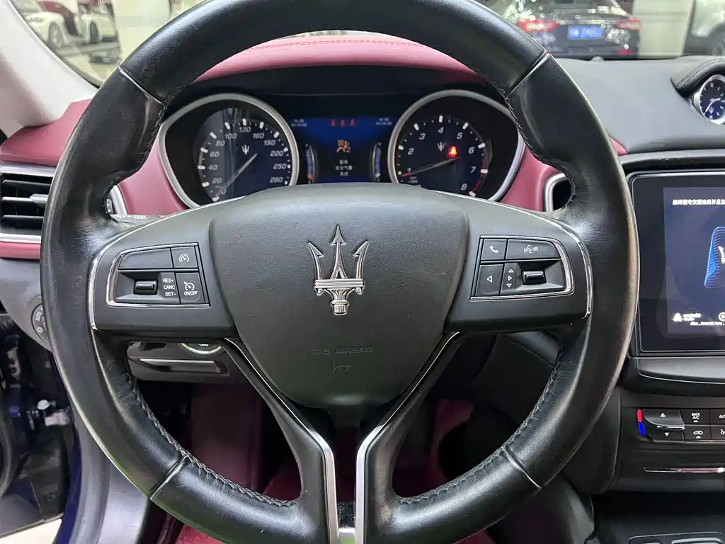 MASERATI GHIBLI
