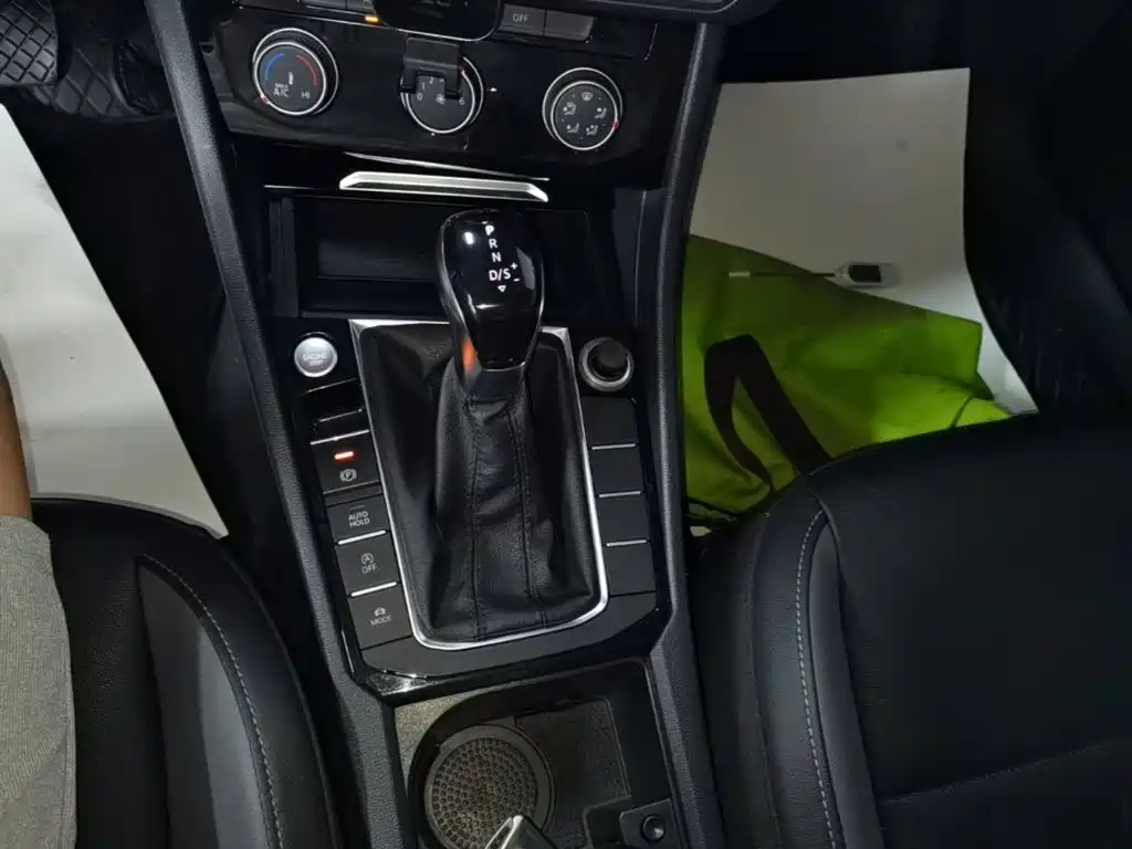 Volkswagen Sagitar — миниатюра 14