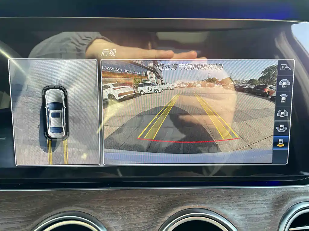 MERCEDES-BENZ E CLASS