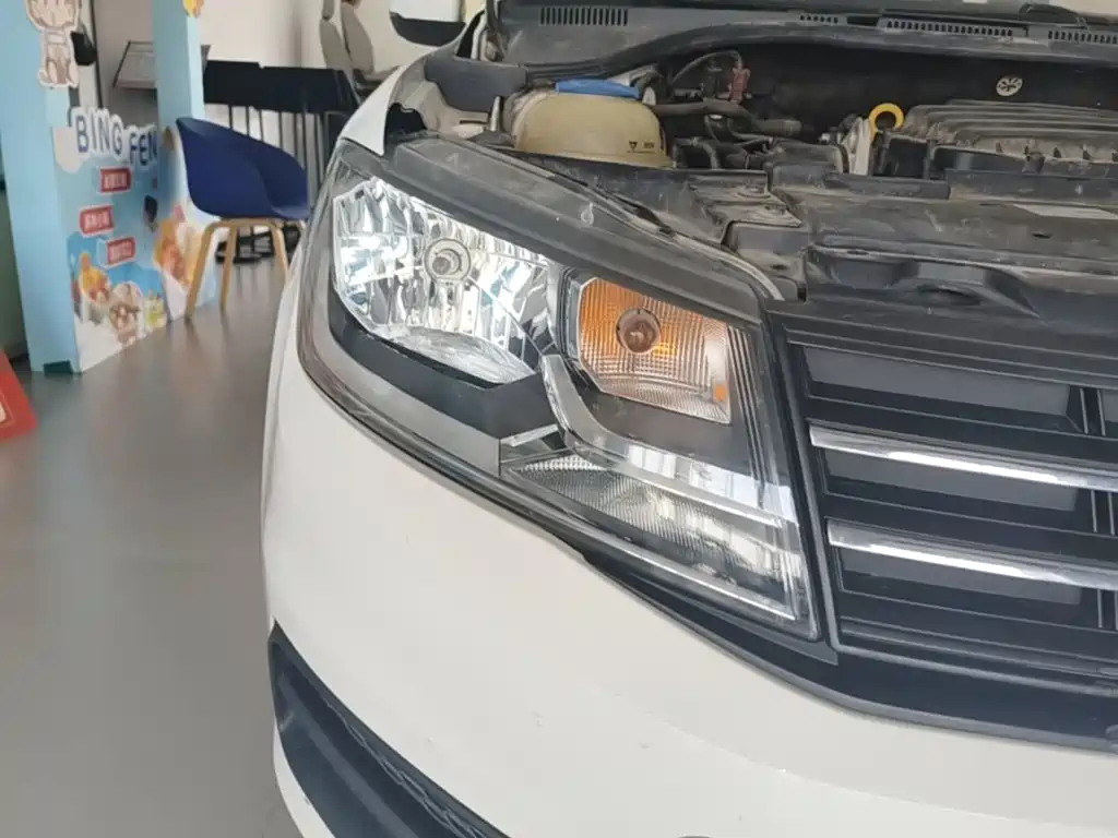 Volkswagen Santana — миниатюра 11