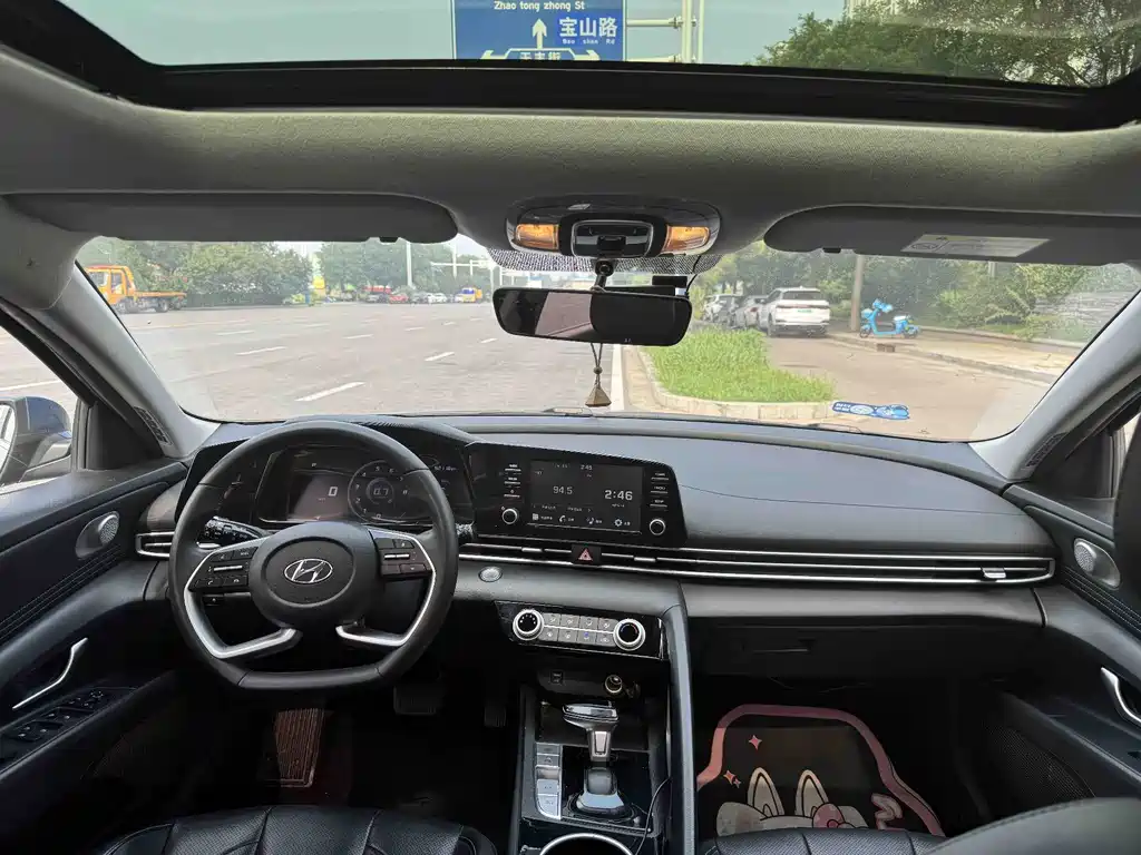 Hyundai Elantra — миниатюра 12