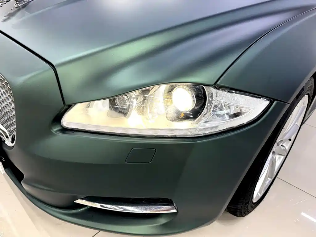Jaguar XJ — миниатюра 6