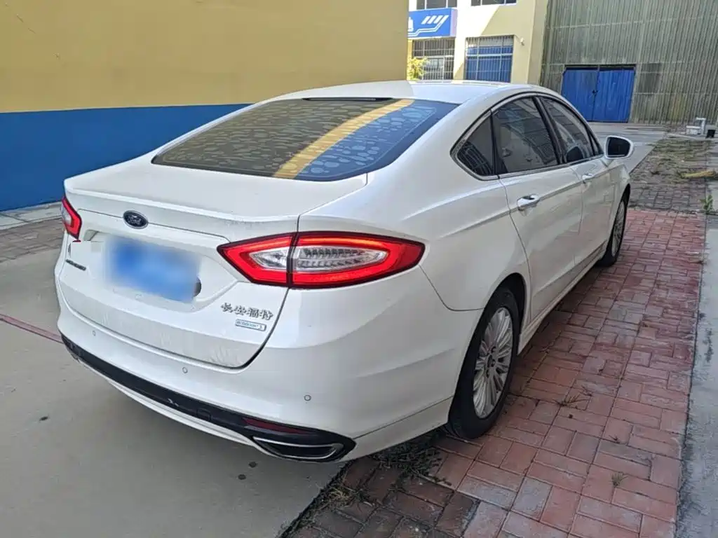 Ford Mondeo — миниатюра 7