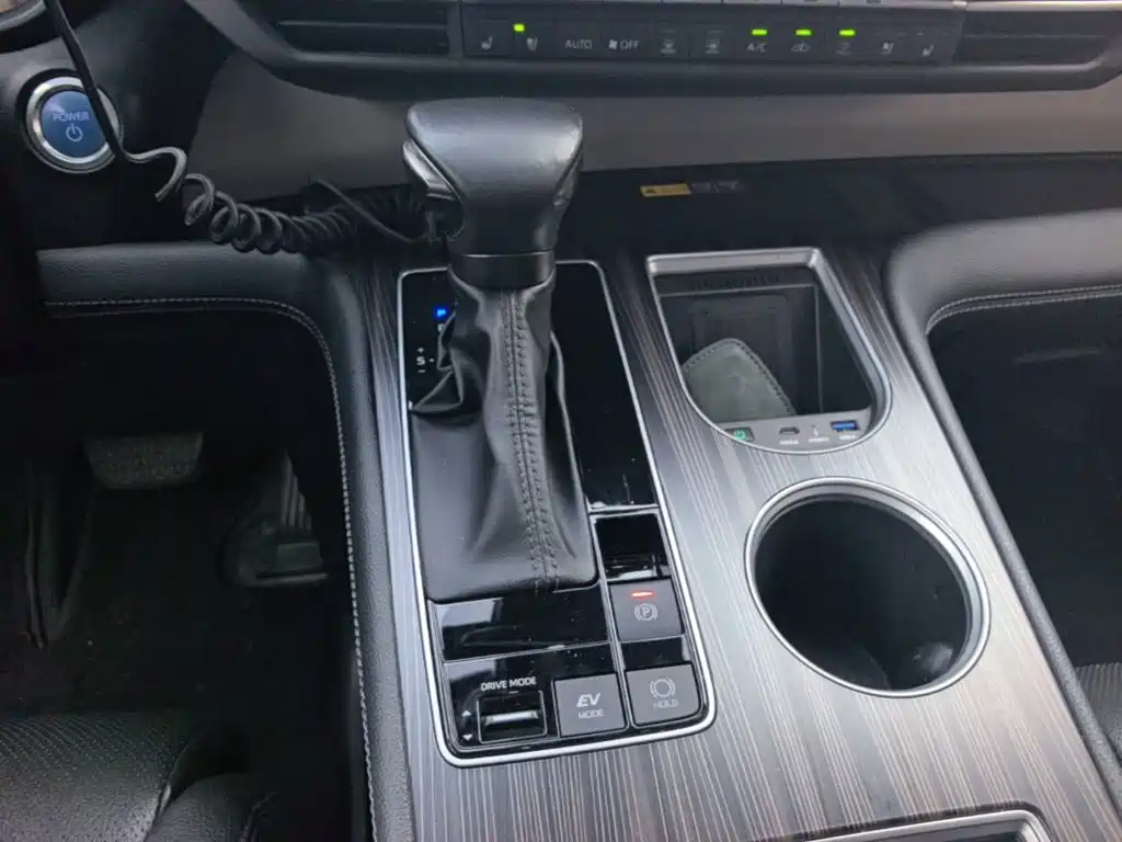 Toyota Granvia — миниатюра 14