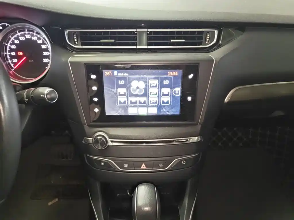 Peugeot 408 — миниатюра 13