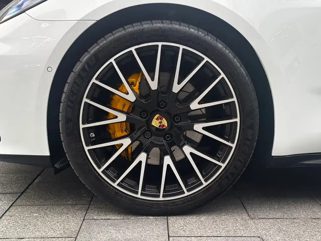 Porsche Panamera — миниатюра 12