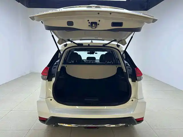 Nissan X-Trail — миниатюра 8