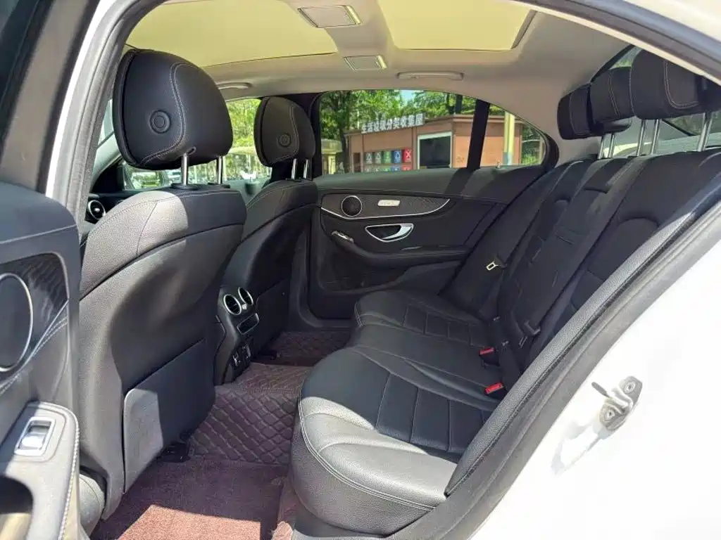 Mercedes-Benz C-Class — миниатюра 9