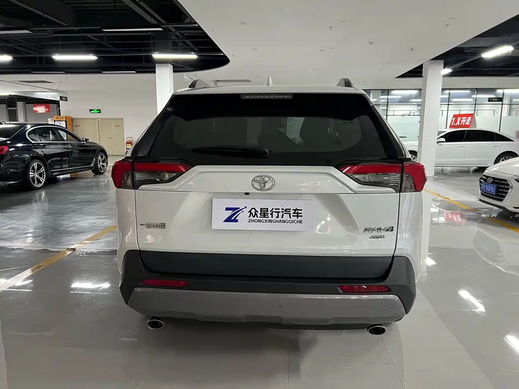 Toyota RAV4 — миниатюра 4