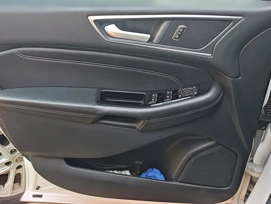 Ford Edge — миниатюра 7