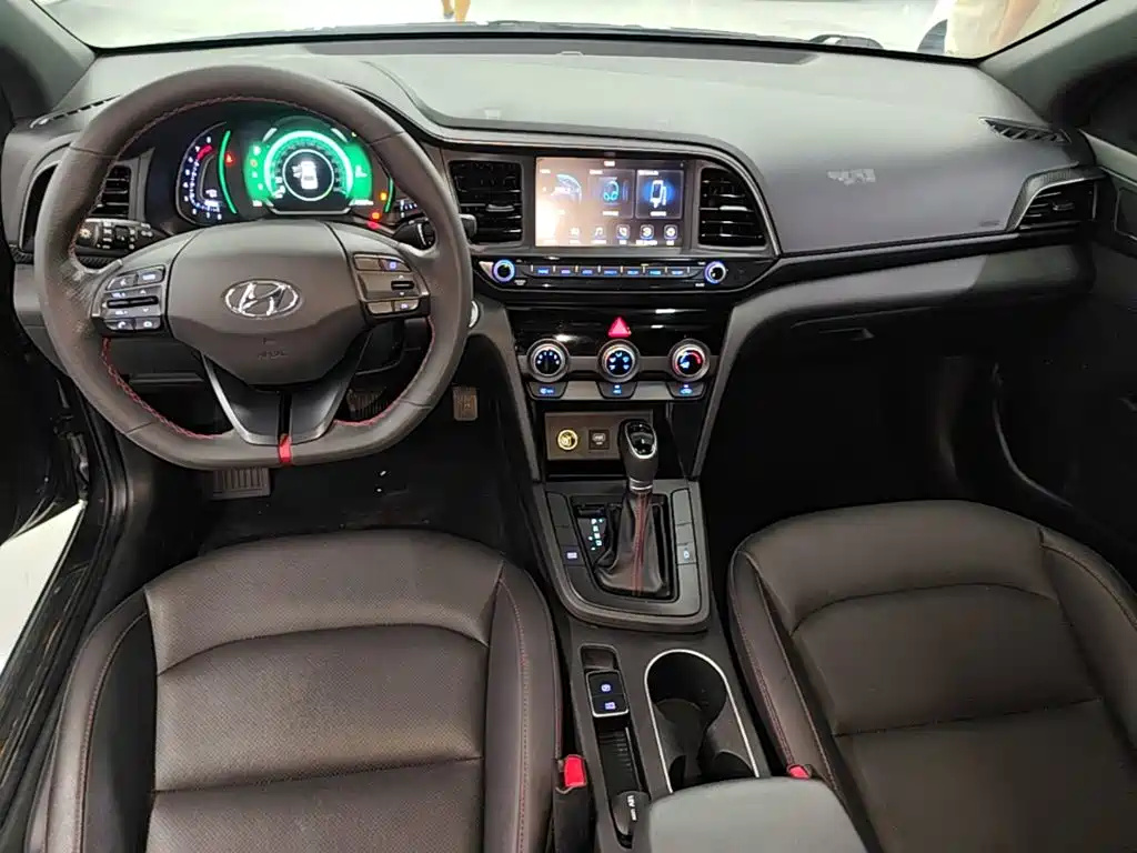 Hyundai Elantra — миниатюра 13