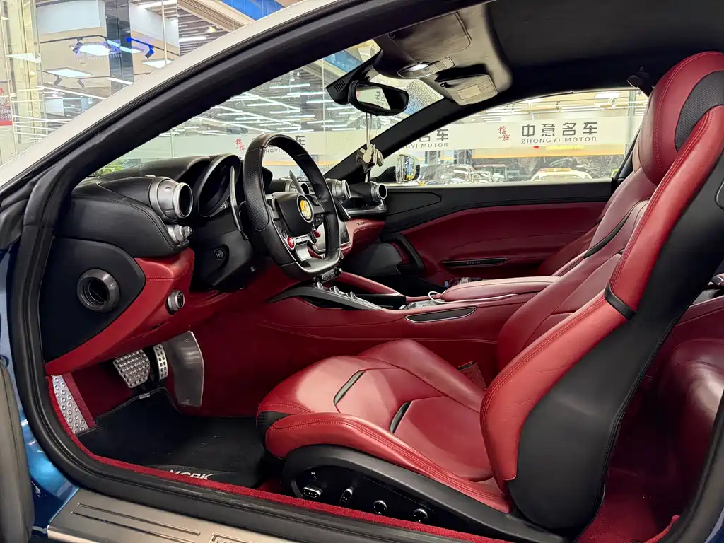 Ferrari GTC4Lusso — миниатюра 5