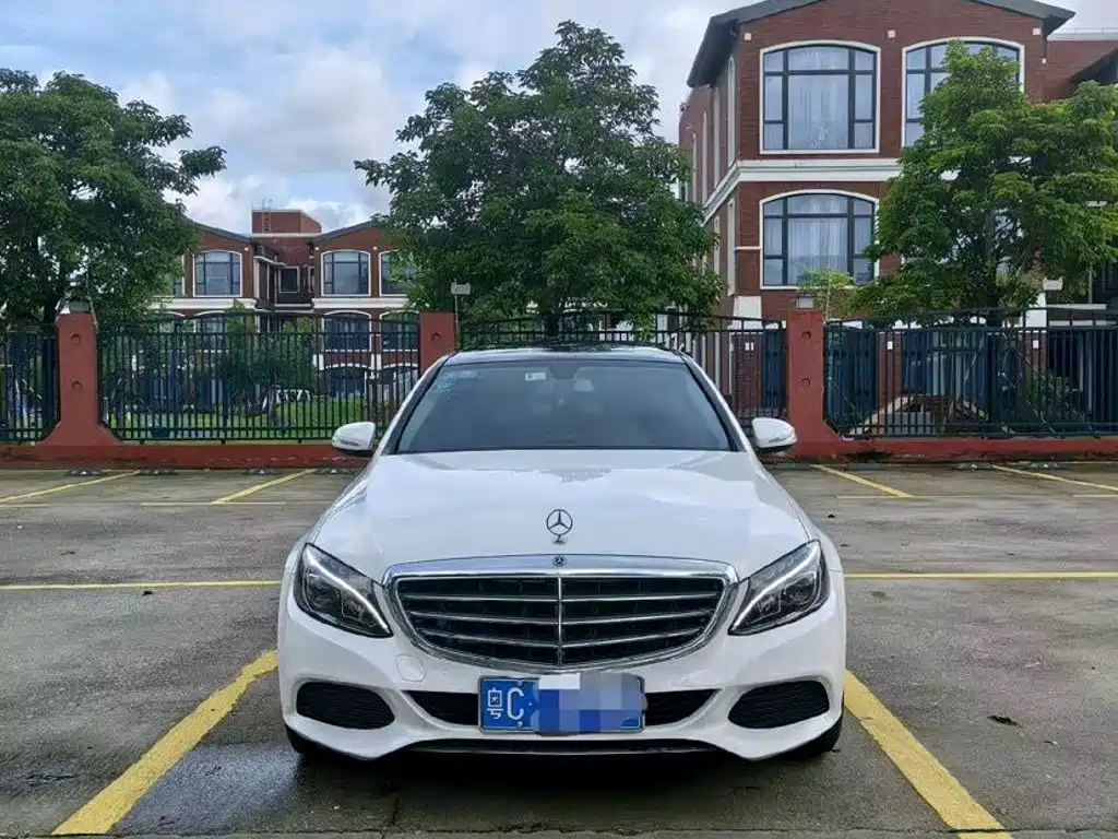 Mercedes-Benz C-Class — миниатюра 2