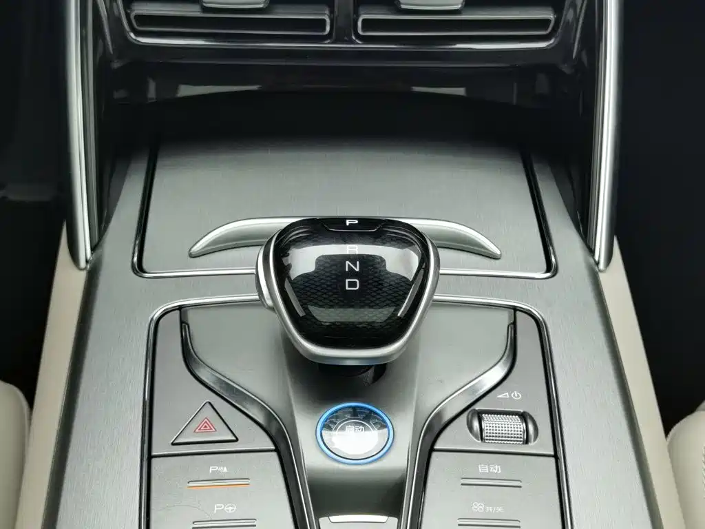 BYD Tang New Energy — миниатюра 13