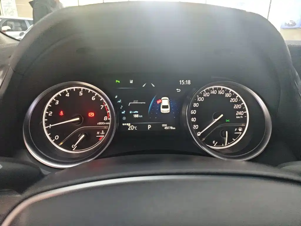 Toyota Camry — миниатюра 12