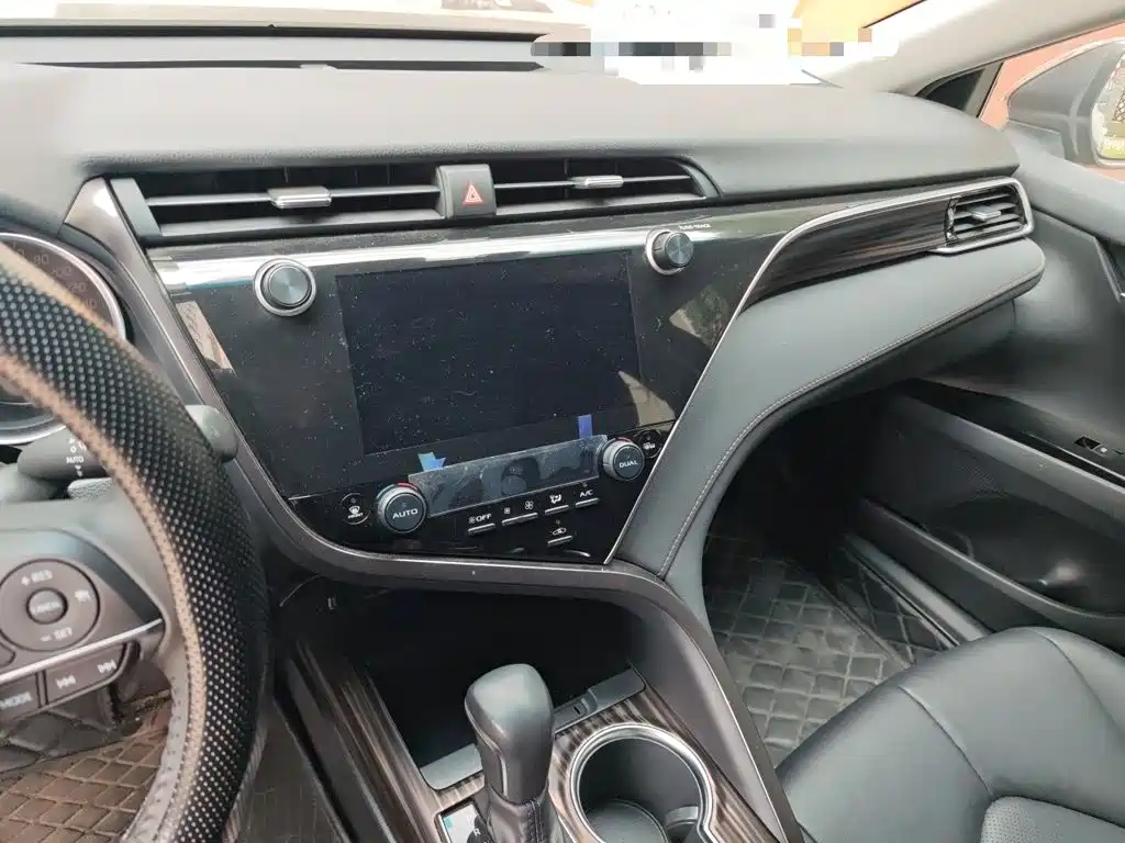 Toyota Camry — миниатюра 9
