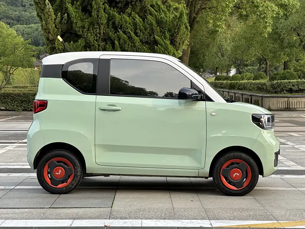 Wuling MINIEV — миниатюра 4