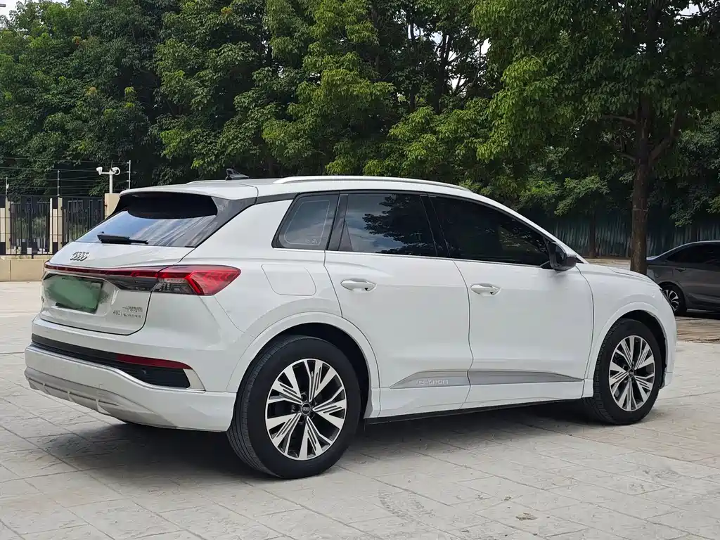 Audi Q4 e-tron — миниатюра 9