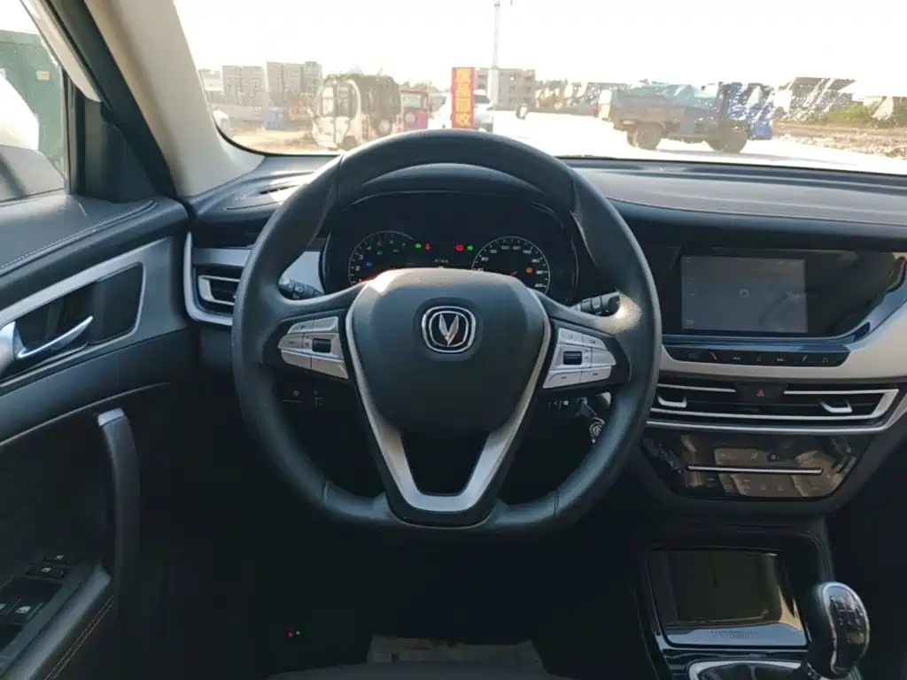 Changan CS35PLUS — миниатюра 11