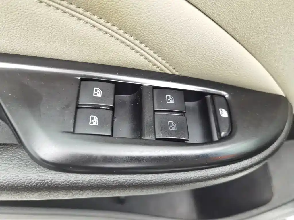 Buick Excelle — миниатюра 9