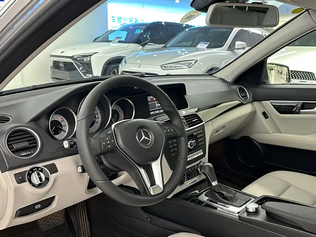 Mercedes-Benz C-Class — миниатюра 9