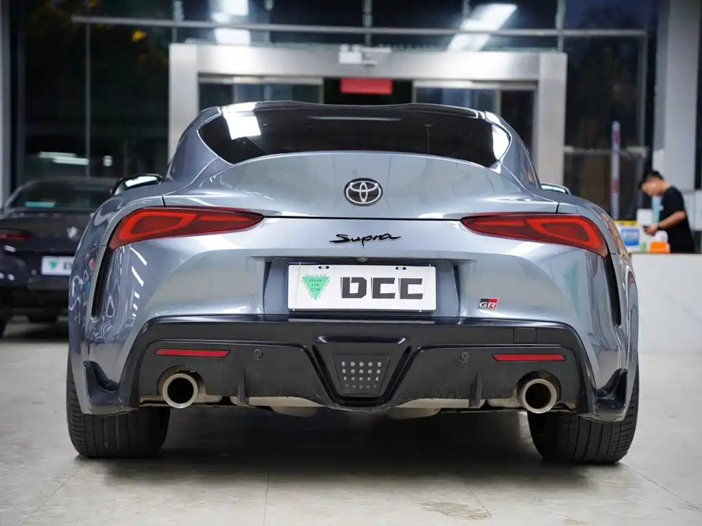 Toyota Supra — миниатюра 8