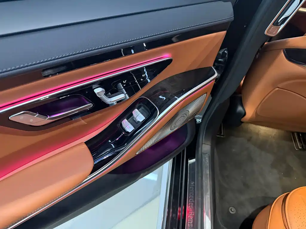 Mercedes-Benz S-Class — миниатюра 6