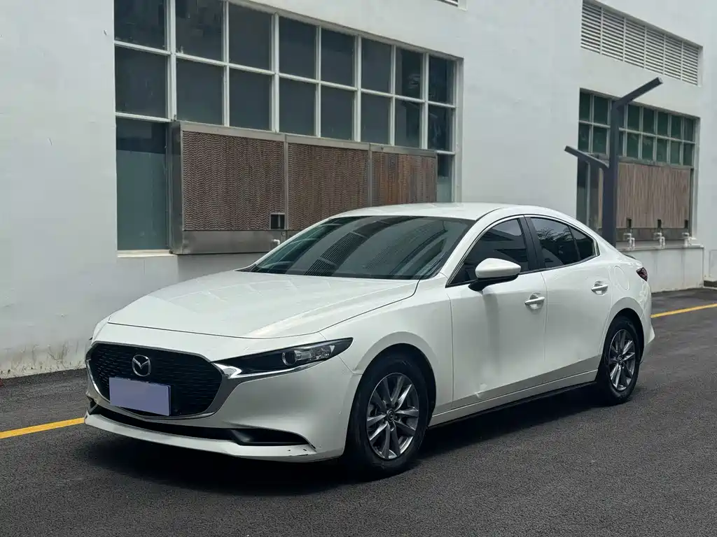 Mazda 3 Axela 2024