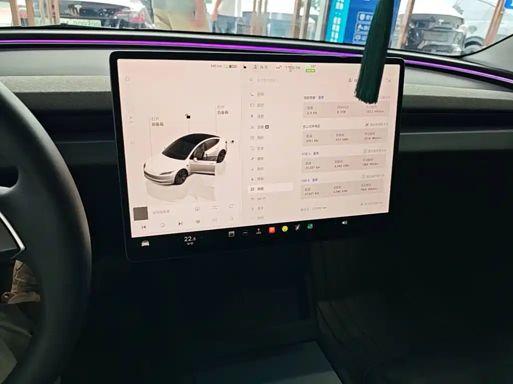 Tesla Model 3 — миниатюра 13