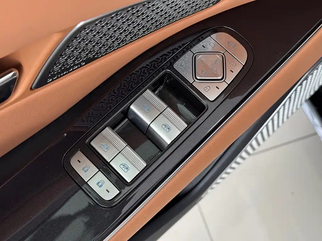 BYD Han L — миниатюра 16
