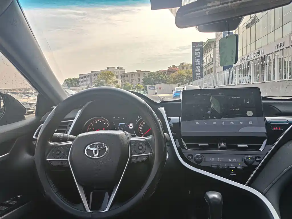 Toyota Camry — миниатюра 10