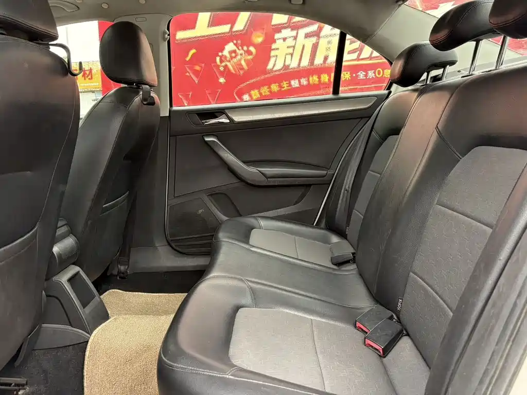 Volkswagen Santana — миниатюра 6