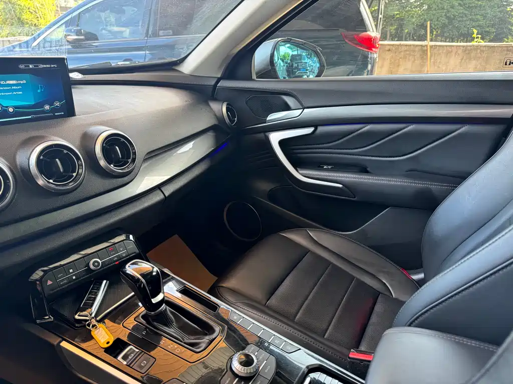 WEI PAI WEI BRAND VV7