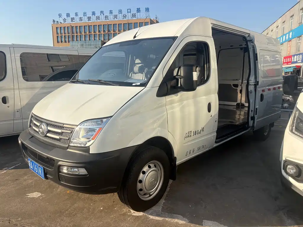 MAXUS V80