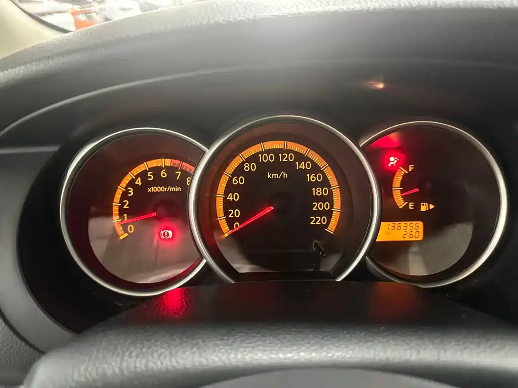 Nissan Livina — миниатюра 7