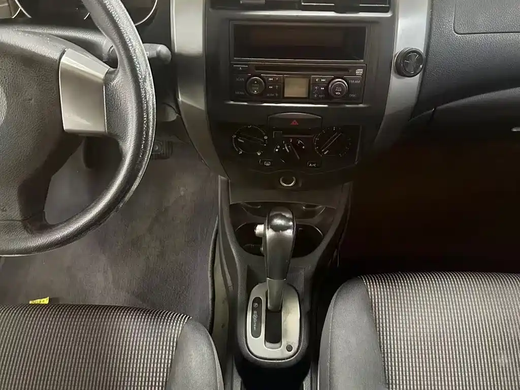 Nissan Livina — миниатюра 15
