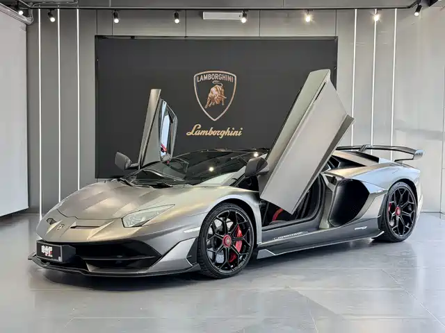 Lamborghini Aventador