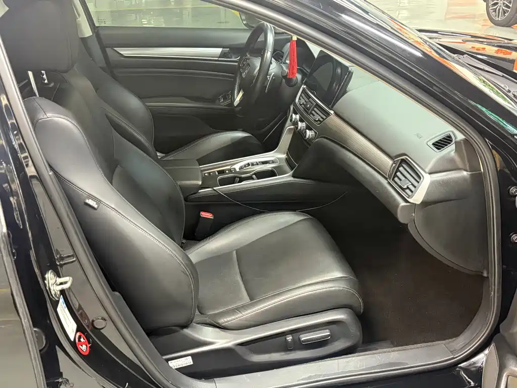 Honda Accord — миниатюра 9