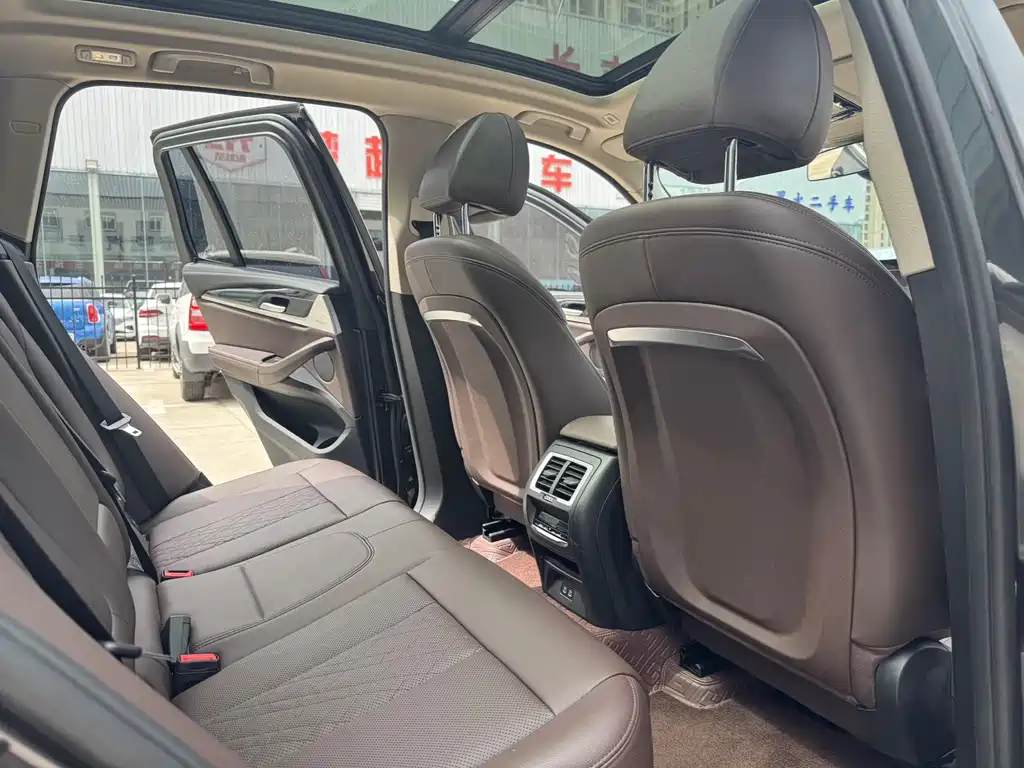 BMW iX3 — миниатюра 12