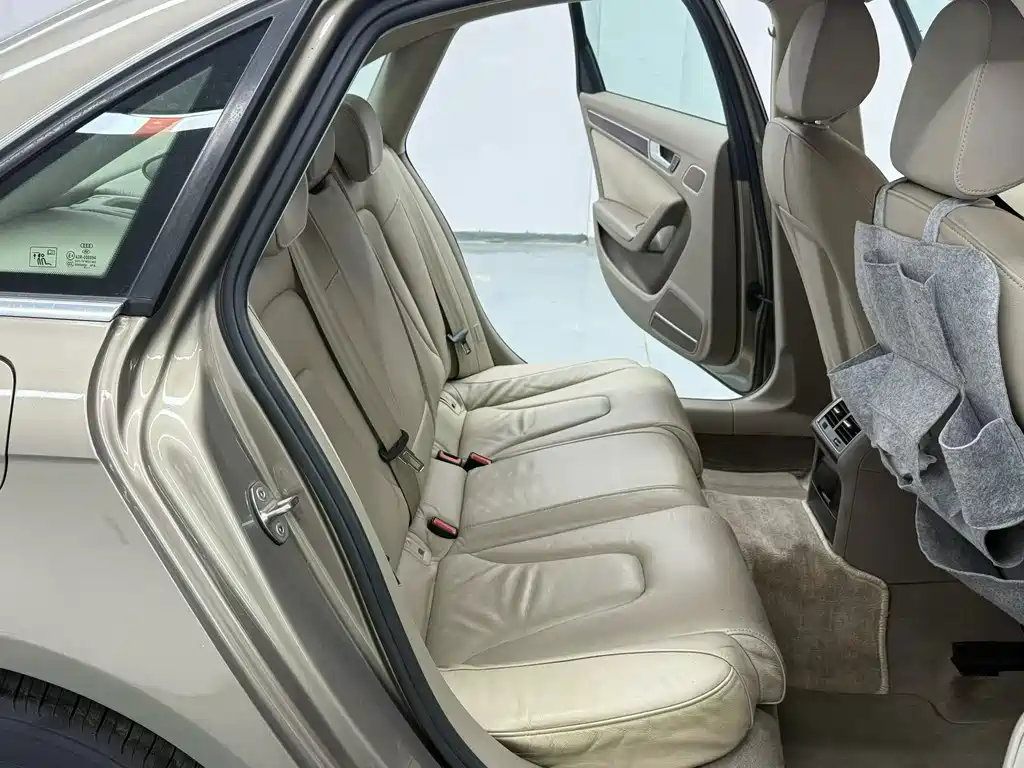 Audi A4L — миниатюра 7